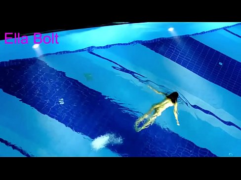 ❤️ Ùn possu micca piantà di fighjulà, ghjovana bionda catturata nuda in piscina ELLA BOLT ️❌ Solo porno à co.f150pulse.top ☑